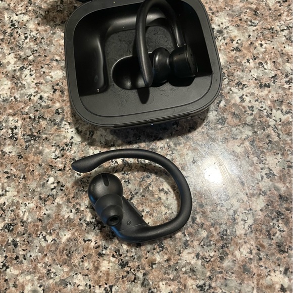 🔸BUNDLE SALE🔸 Beats headphones - Picture 3 of 3